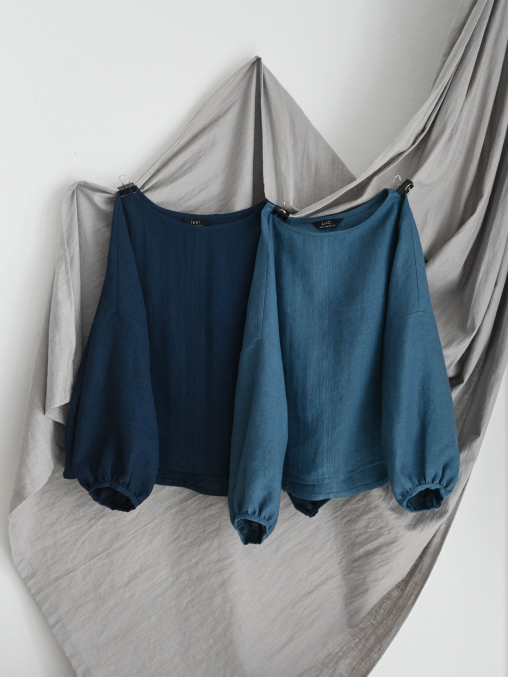 Puffy sleeves blouse