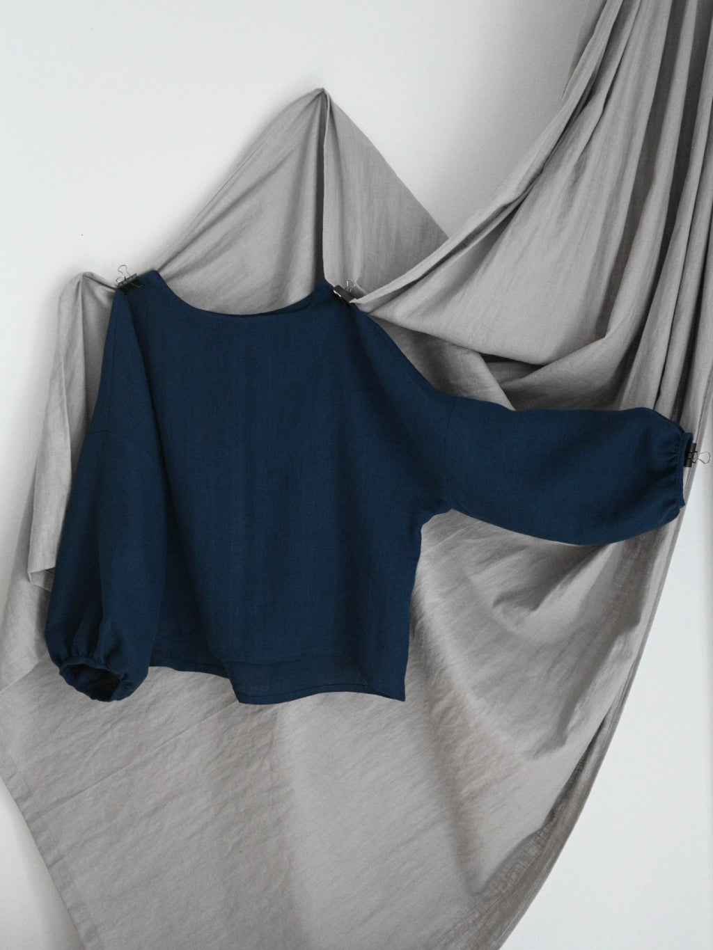 Puffy sleeves blouse