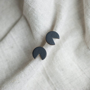 Minimal stud earrings | Cut out circle jewelry 