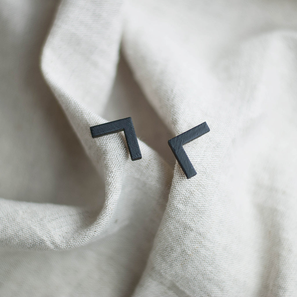 Minimal stud earrings | Cut out square jewelry 